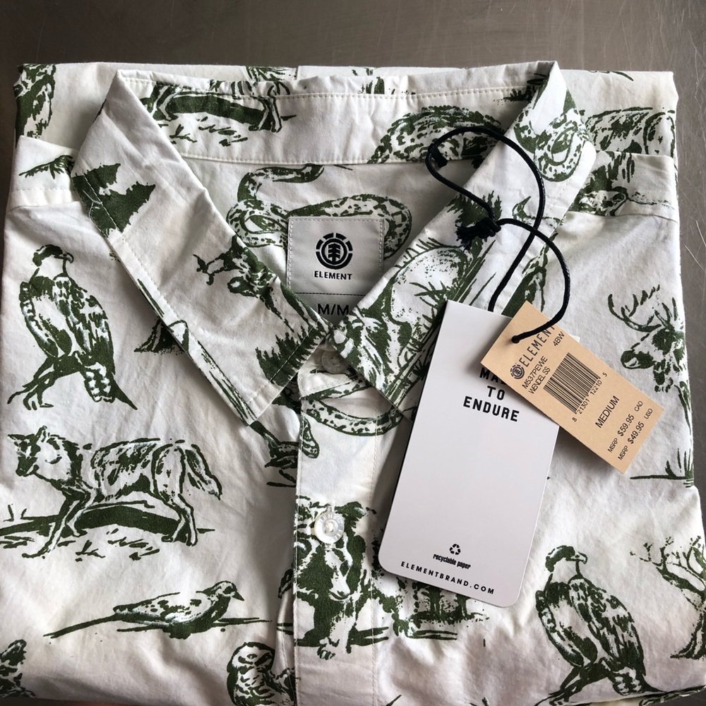 NWT Element Men’s Short Sleeve Wildlife Print Camp Shirt Size L